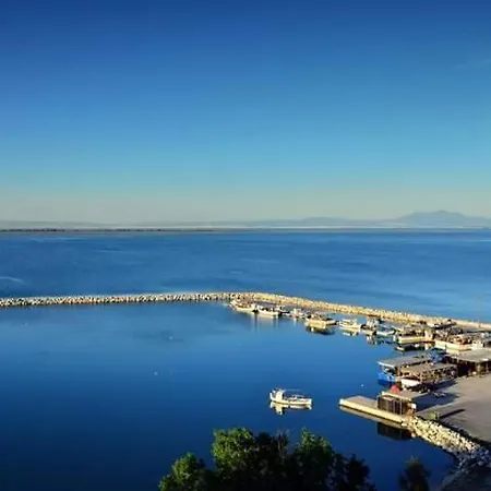 Eleni Nea Agathoupoli