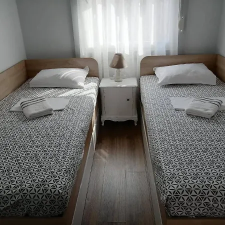 Hotel de apartamente Eleni Nea Agathoupoli