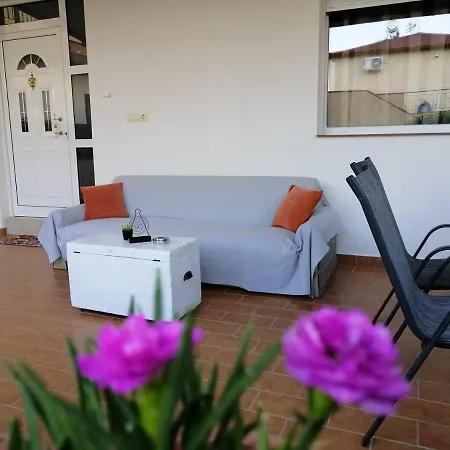 Eleni Nea Agathoupoli