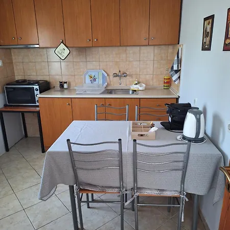 Aparthotel Eleni Nea Agathoupoli