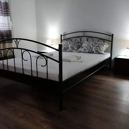 Aparthotel Eleni *