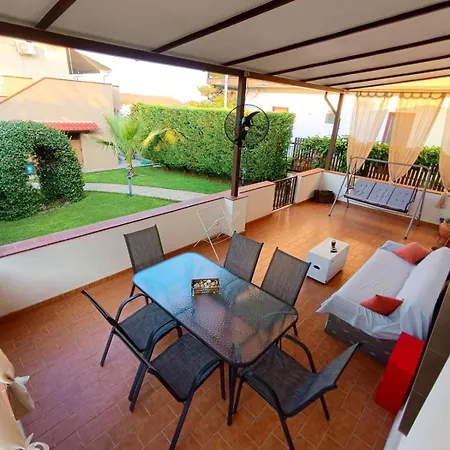 Hotel de apartamente Eleni 3*