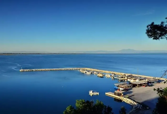 Eleni Nea Agathoupoli