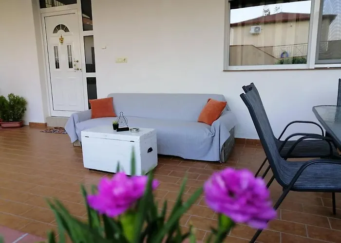 Eleni Nea Agathoupoli