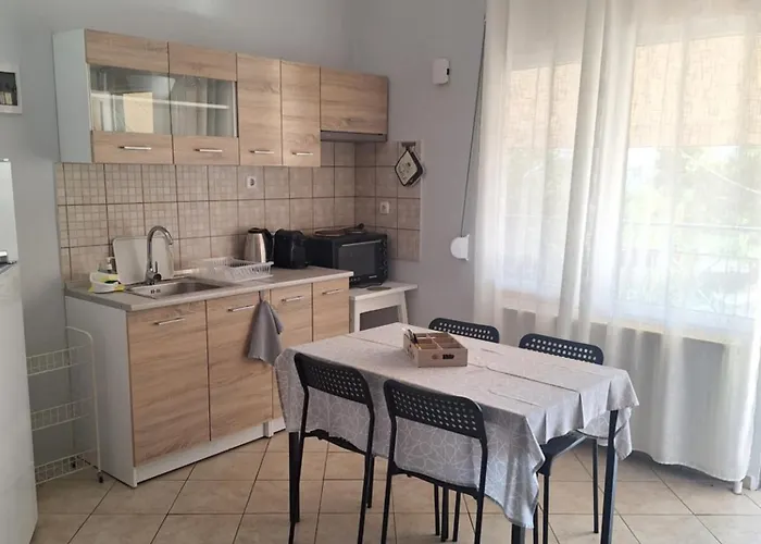 Eleni 公寓式酒店 3*